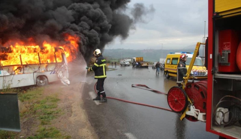 إصابة شخص إثر اصطدام بين شاحنة وحافلة في جيجل