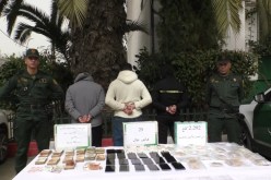 الإطاحة بشبكة منظمة تقوم بالتهريب واستيراد قطع الغيار والذهب بالعاصمة