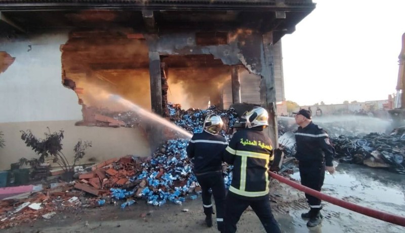 برج بوعريريج.. إصابة 4 أشخاص في حريق بطابق أرضي لبناية سكنية