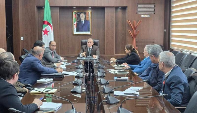 نحو نواكشوط وداكار.. الجزائر تعزز خطوطها البحرية، الجوية والبرية وتُوسّع حضورها في الأسواق الدولية