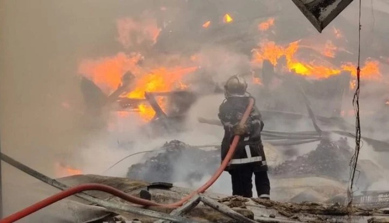 سطيف.. حريق بمصنع البلاستيك في العلمة