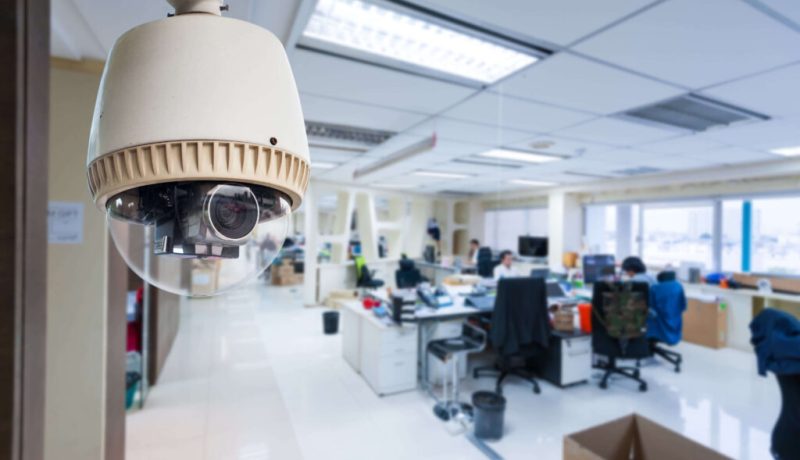 تعرف على ضوابط استغلال كاميرات المراقبة  في العمل والمحلات والمؤسسات التربوية