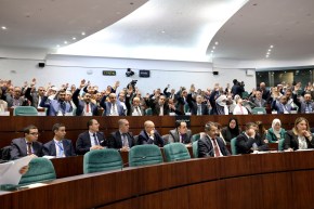 المصادقة على الأحكام محل الخلاف بقانون تجريم الاستعمار