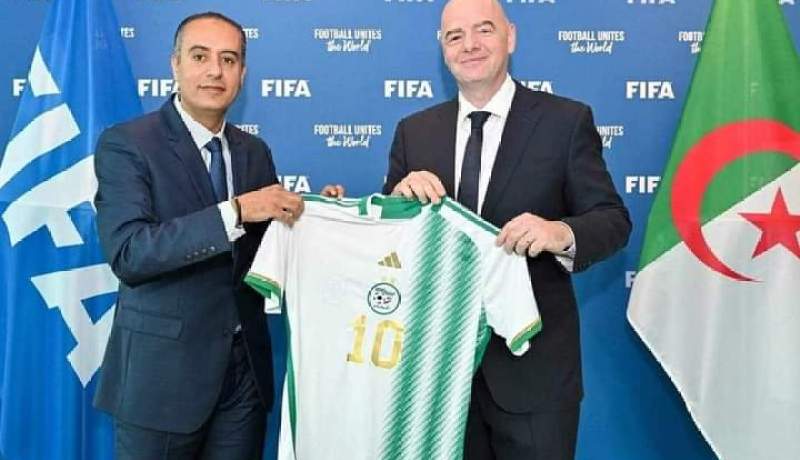 رئيس “الفيفا” جياني أنفانتينو يزور الجزائر شهر أفريل الداخل