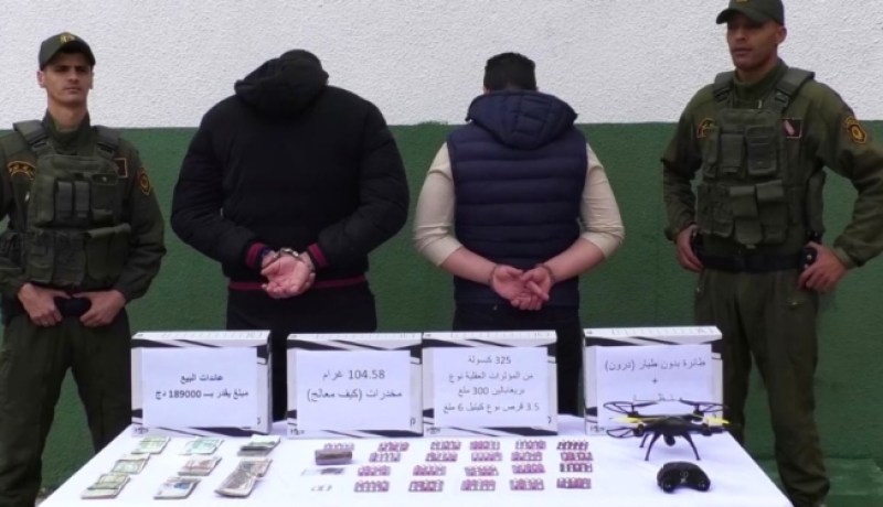 العاصمة.. الإطاحة بشبكة مخدرات خطيرة وحجز “درون” وكمية من السموم ببئر خادم