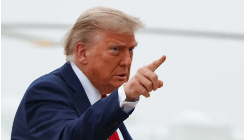 ترامب يهدد بضرب منشآت النفط في خرج الإيرانية