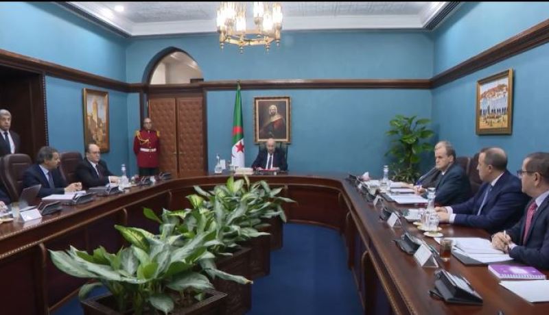 قرارات جديدة لتنظيم الاستيراد والتصدير.. هذا ما أقره الرئيس تبون