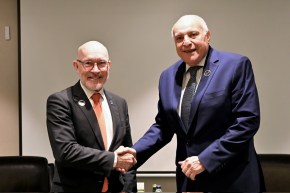 عطاف يتباحث مع الأمين التنفيذي لمنظمة معاهدة الحظر الشامل للتجارب النووية