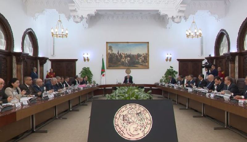 مجلس الوزراء: الجزائر ستتسلم أكثر من 110 مليون دولار من الأموال المنهوبة بسويسرا