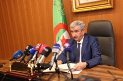 والي سطيف: ترحيل 222 عائلة من محتشد بازر سكرة.. توسيع خط الترامواي قريبا