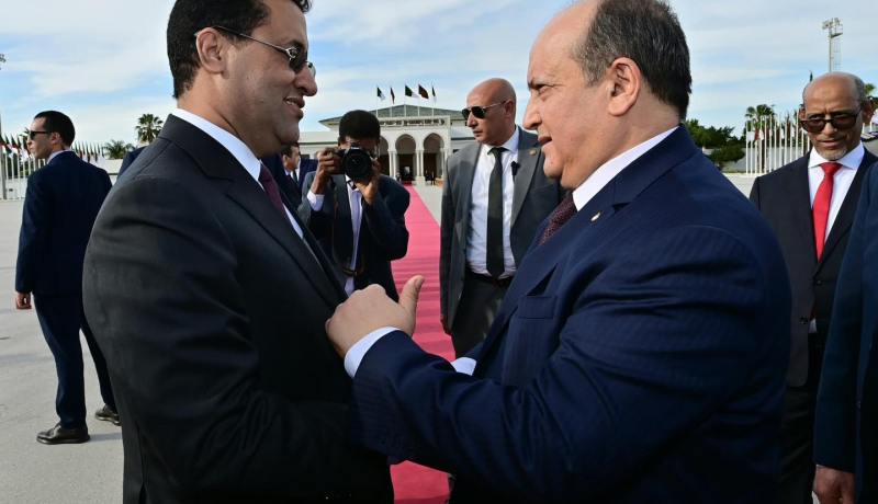 الوزير الأول الموريتاني يغادر الجزائر بعد زيارة عمل