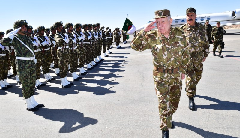 الفريق أول شنقريحة: في ظل هذا الوضع المضطرب يواصل الجيش أداء مهامه بصرامة