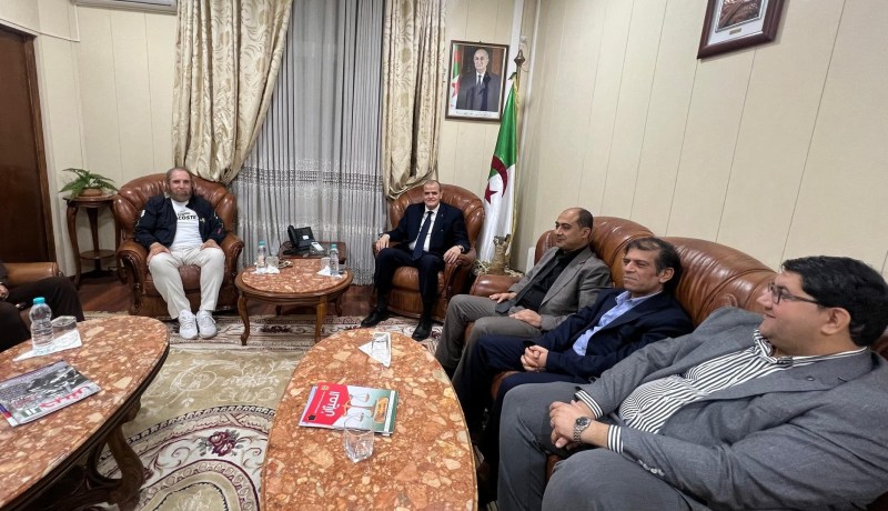 رزيق يشيد بدور الجالية في الترويج للمنتوج الجزائري ويؤكد مرافقة المبادرات الفردية