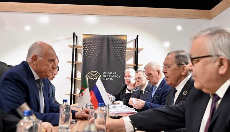 على هامش منتدى أنطاليا..  عطاف ولافروف يبحثان أبرز التحديات الدولية