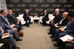 من أنطاليا.. عطاف والزنداني يبحثان تطورات الأزمة اليمنية وآفاق الحل