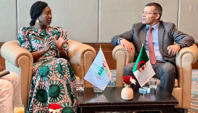 الجزائر–تشاد: تعزيز التعاون وتبادل الخبرات في مجال الاستثمار
