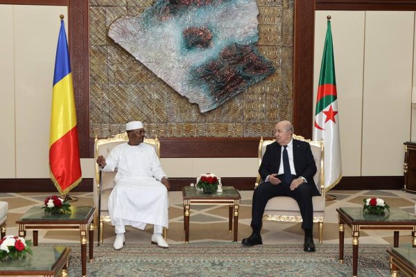 بالصور.. مباحثات موسعة بين الوفدين الجزائري والتشادي