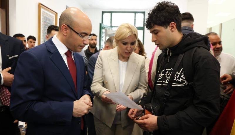 شايب في زيارة إلى إسبانيا 