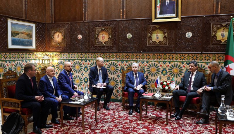 والي العاصمة يبحث مع وزير حكومة موسكو توسيع التعاون