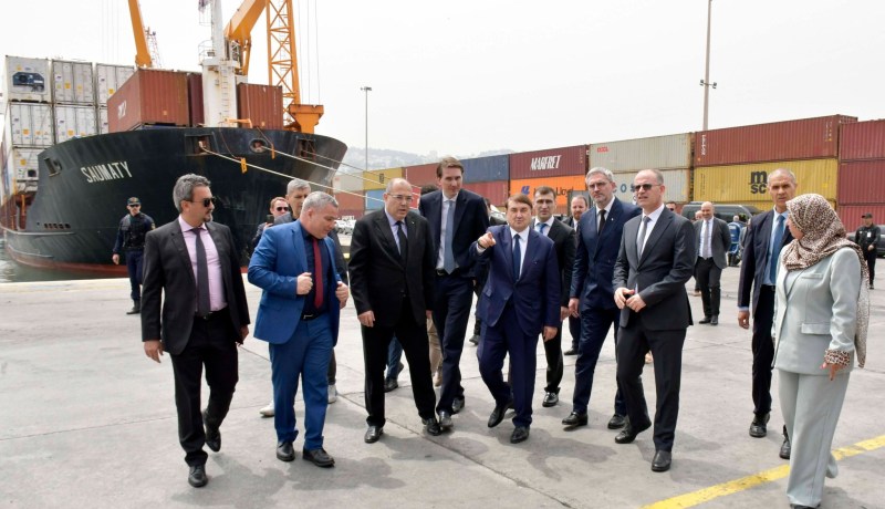 مستشار بوتين يزور ميناء الجزائر 