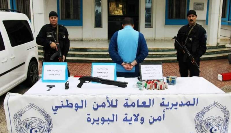 البويرة: الإطاحة بشخص ينشط ضمن شبكة تتاجر في المتاجرة بالأسلحة النارية والذخيرة الحية 