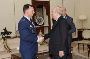 الرئيس تبون يستقبل نائب كاتب الدولة الأمريكي وقائد “أفريكوم”