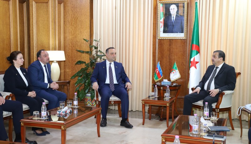 عرقاب يبحث مع وفد برلماني أذربيجاني تعزيز الشراكة في قطاع المحروقات