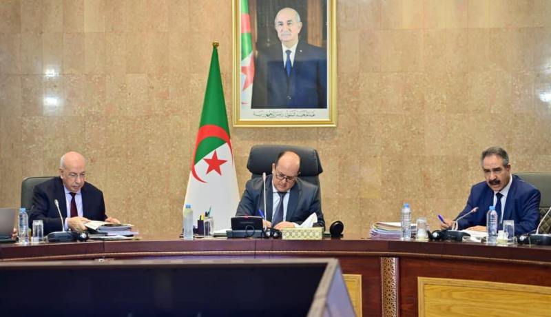 مشاريع وملفات هامة.. الوزير الأول يترأس إجتماعا للحكومة