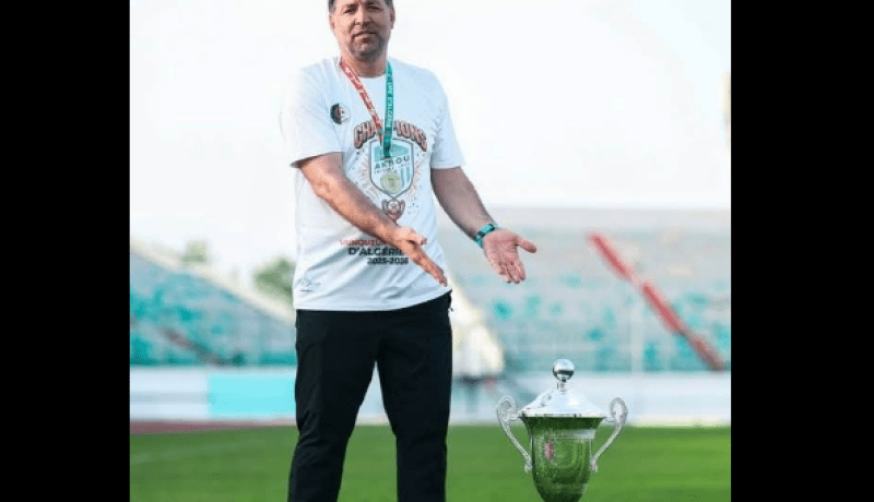 ميخازني: “فخور بتتويجي رفقة أولمبيك أقبو بكأس الجزائر للشباب”