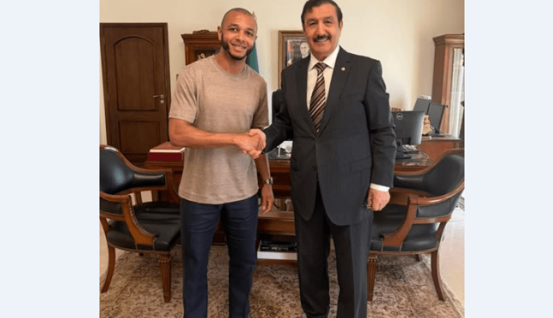 سفير الجزائر بقطر يستقبل ياسين براهيمي ويشيد باحترافيته