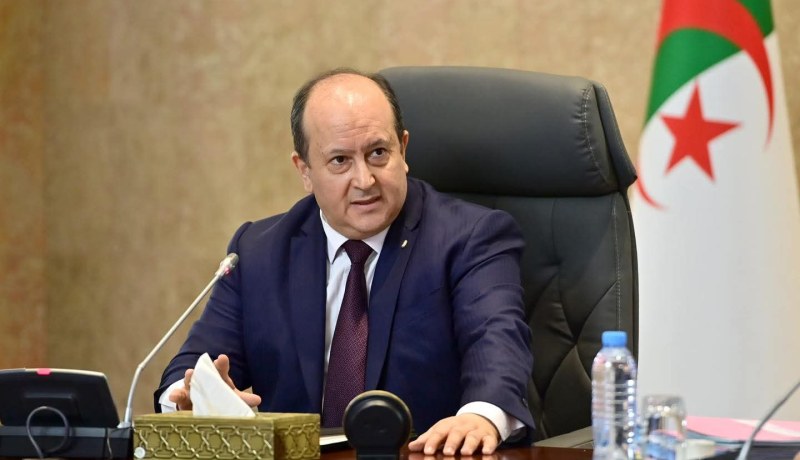 الوزير الأول يترأس اجتماعًا هامًا… هذه أهم الملفات