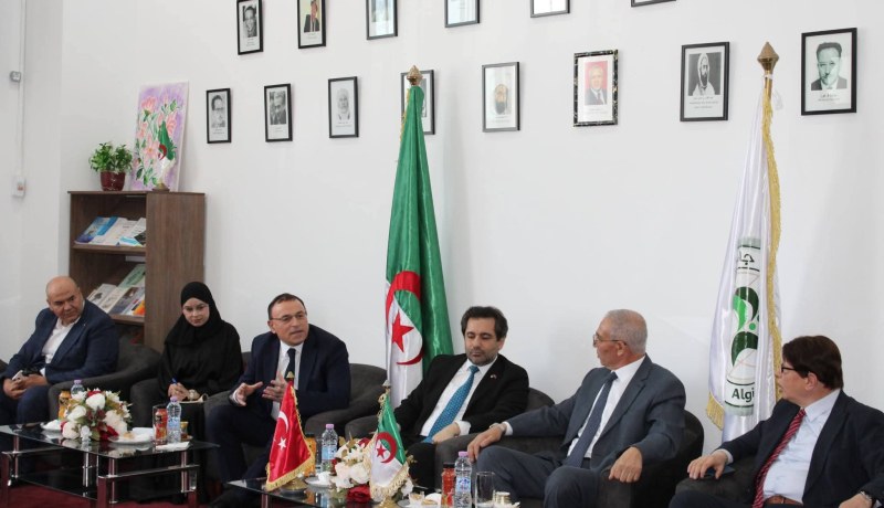 تعزيز التعاون الأكاديمي والثقافي بين الجزائر وتركيا بجامعة الجزائر 2