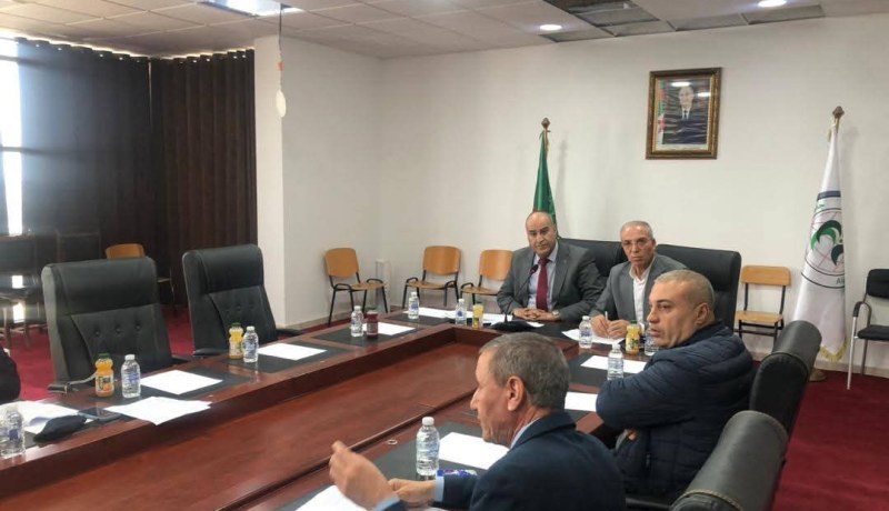 جامعة الجزائر 2 تبحث دعم المؤسسات الناشئة عبر صندوق الاستثمار الجامعي