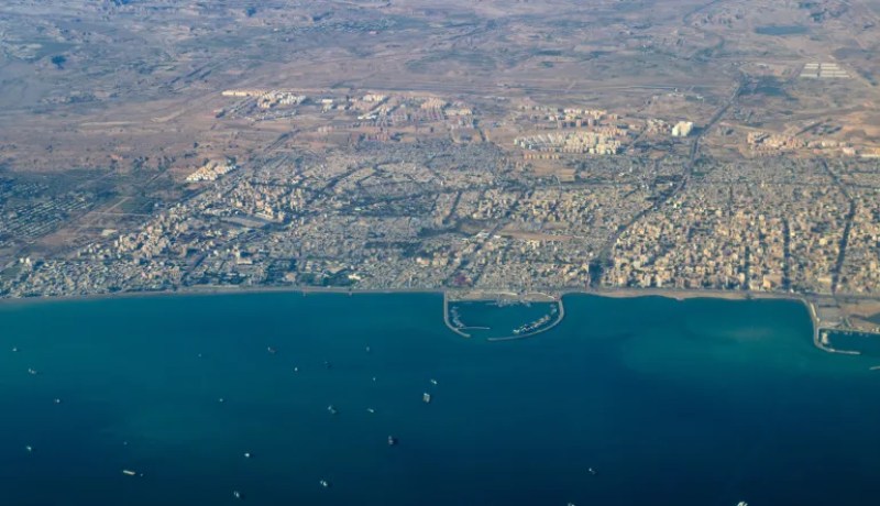 إيران تُعلن فتح مضيق هرمز بالكامل