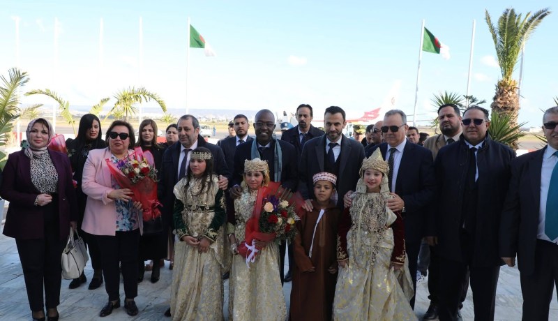 وفد وزاري في وهران لافتتاح البرنامج الوطني لتأهيل القيادات الشابة “DZ Young Leaders”