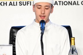 بلمهدي يهنئ القارئ رمال بعد فوزه بالمرتبة الأولى في مسابقة قرآنية إفريقية بداكار