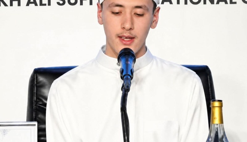 بلمهدي يهنئ القارئ رمال بعد فوزه بالمرتبة الأولى في مسابقة قرآنية إفريقية بداكار