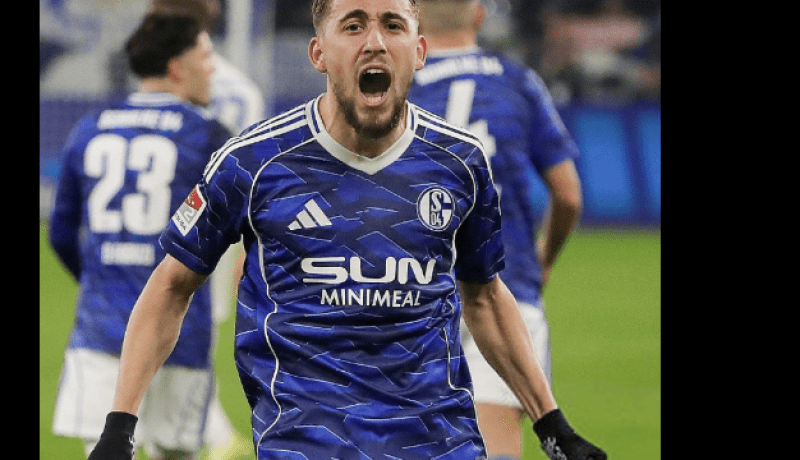 عوشيش يقود شالك لانتصار ثمين ويقترب من حلم البوندسليغا