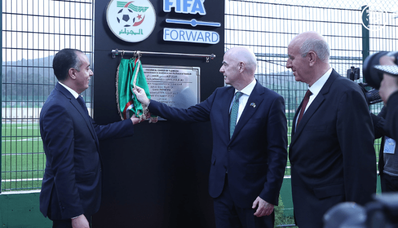 بالصور.. رئيس “الفيفا” جياني انفانتينو يدشن عدة منشآت رياضية بتلمسان