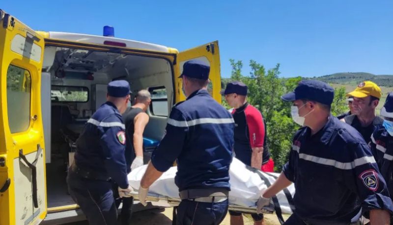 إنقاذ شخصين علقا بين الصخور في عنابة