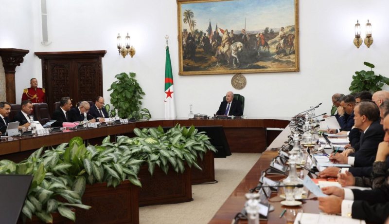 الرئيس تبون يأمر باعتماد استراتيجية دقيقة للمكننة وتوزيع العتاد الفلاحي لموسم الحصاد