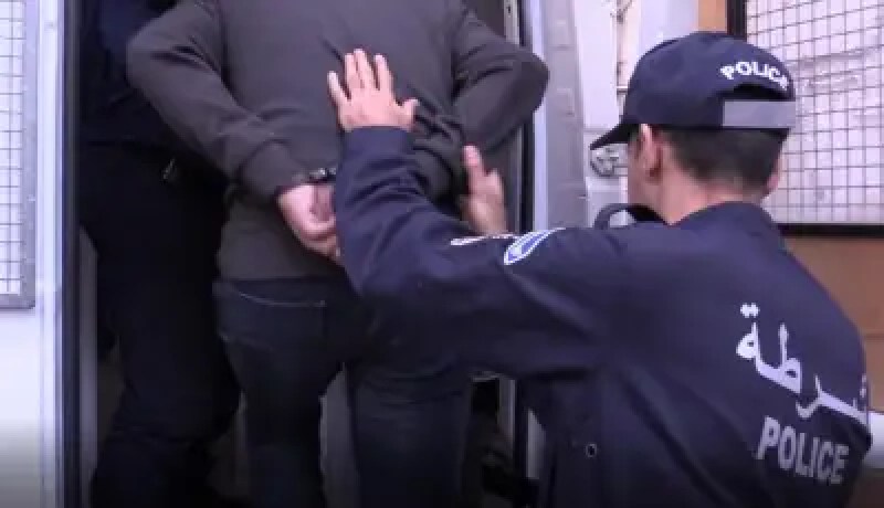 في حادثة غريبة.. عجوز طاعن في السن متهم بسرقة” كيلو قارص