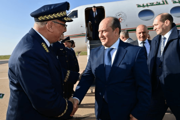 الوزير الأول يحل بتيسمسيلت في زيارة عمل وتفقد