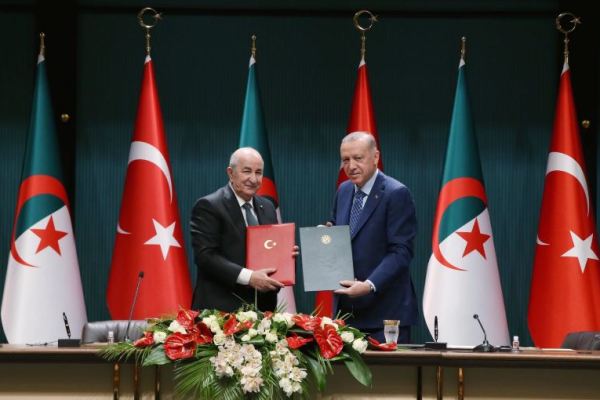 الرئيس تبون ونظيره أردوغان يشرفان على توقيع اتفاقيات ومذكرات تفاهم جديدة