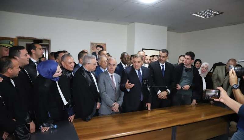 وزير العدل يبرز أهمية التكوين المتواصل للقضاة والمحامين