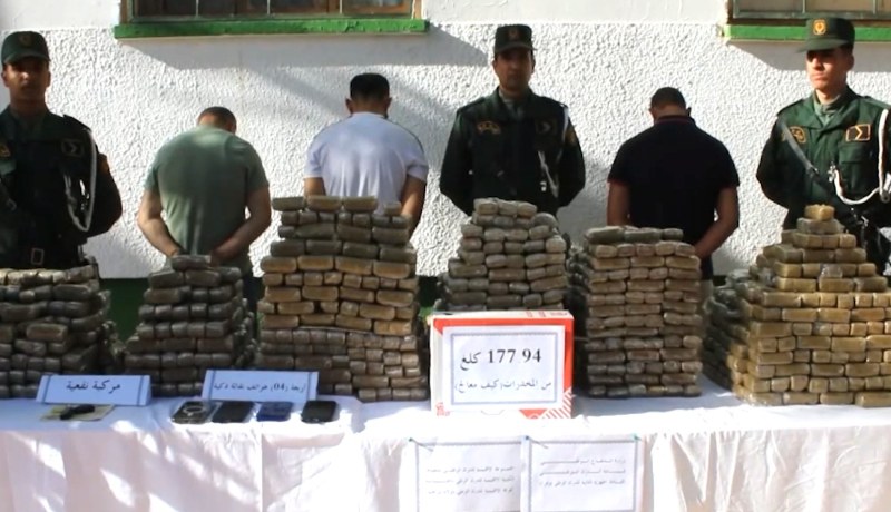 دفاع: إحباط إدخال 5 قناطير “كيف” من المغرب وضبط  727 ألف قرص مهلوس