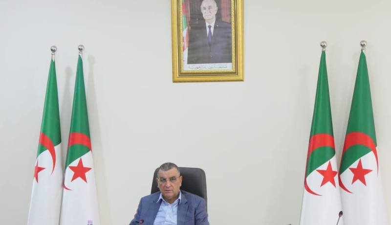 جلاوي يترأس اجتماعا لتقييم تقدم أشغال مشروع الخط المنجمي الشرقي