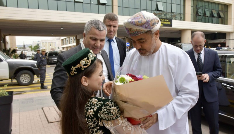 وزير النقل والاتصالات وتقنية المعلومات لسلطنة عمان يزور ميناء الجزائر