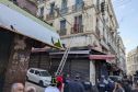 العاصمة.. إنقاذ 6 عائلات في إنهيار سلالم بناية سكنية بالقصبة