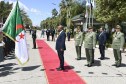 الرئيس الأنغولي يزور القاعدة المركزية للإمداد بالناحية العسكرية الأولى
